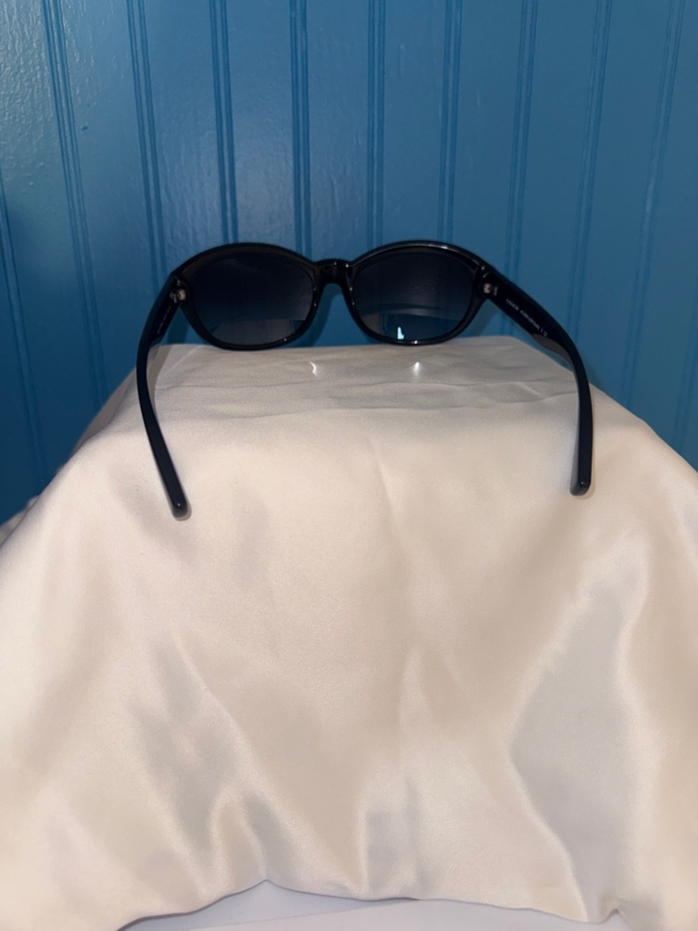 Coach Giselle Black Gradient Lens Sunglasses with White Embossed Case - Picture 4 of 7